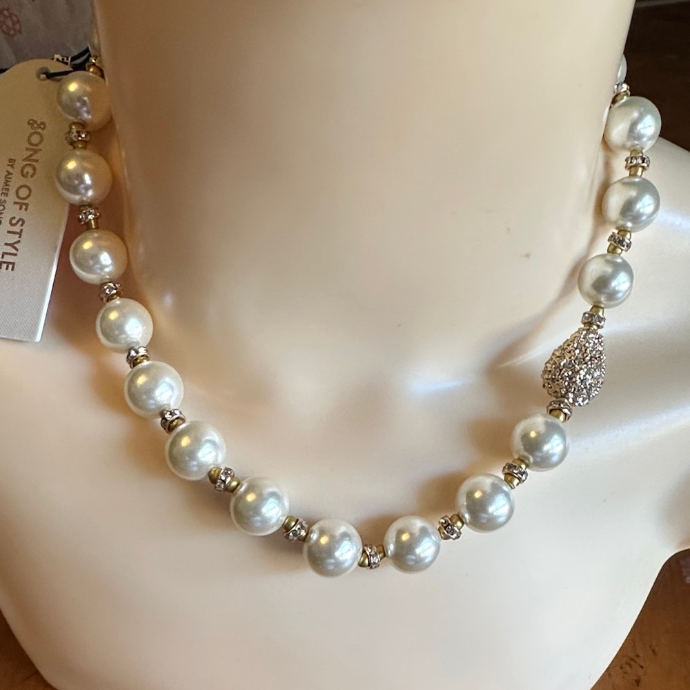 Song of Style Cream Pearl Necklace with Gold Accents